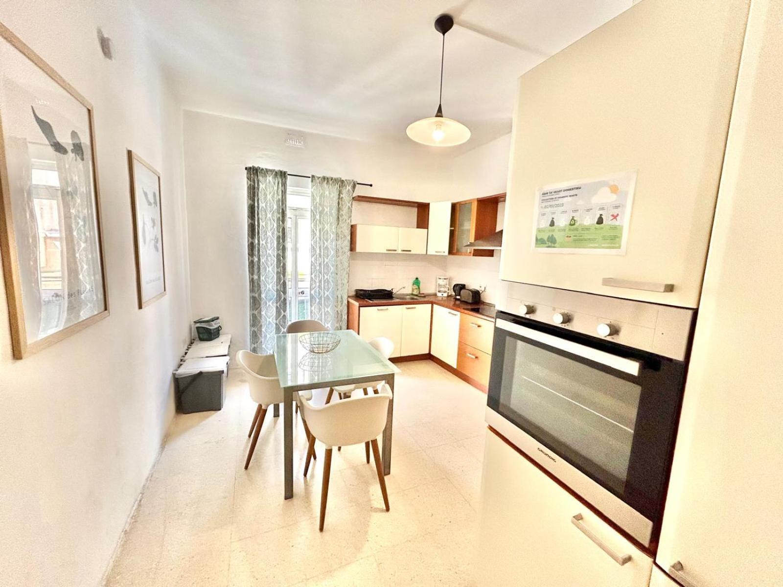 St Julians - Balluta Bay Large 3 Bedroom Apartment 斯利马 外观 照片