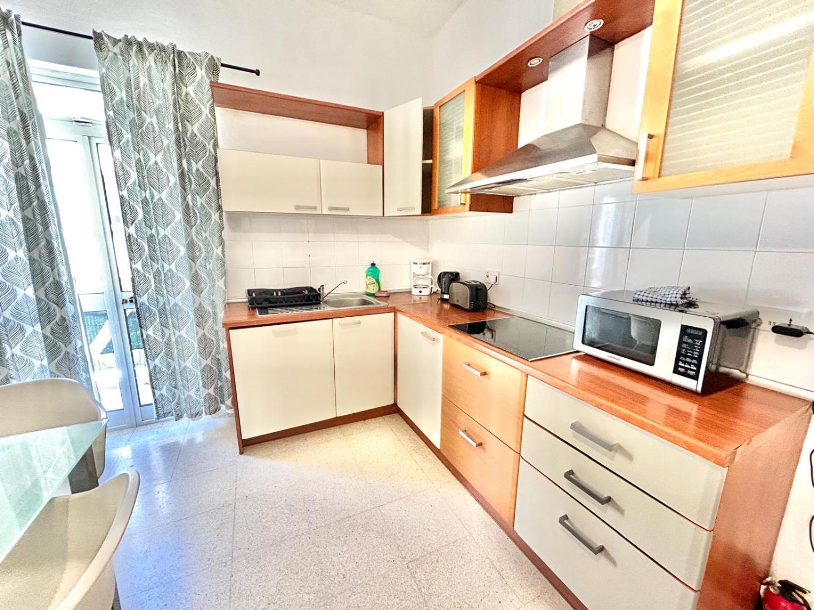 St Julians - Balluta Bay Large 3 Bedroom Apartment 斯利马 外观 照片
